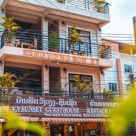 Vang Vieng Sunset Guesthouse & Restaurant Bagian luar foto