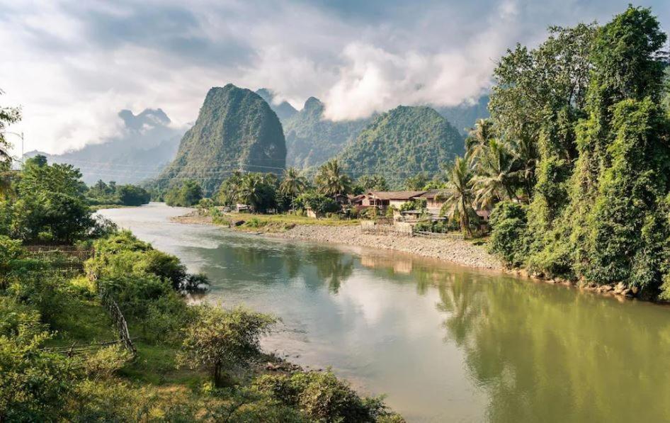 Vang Vieng Sunset Guesthouse & Restaurant Bagian luar foto
