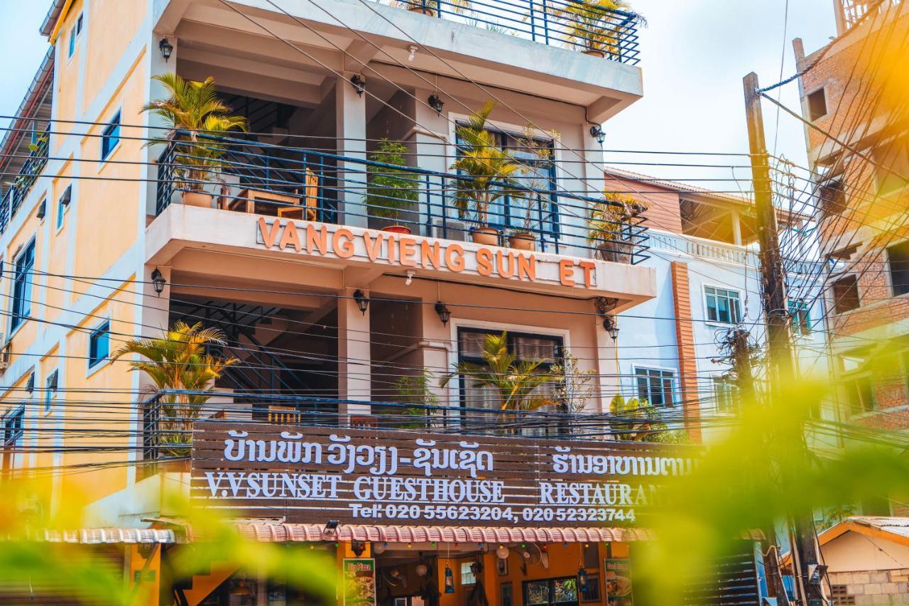 Vang Vieng Sunset Guesthouse & Restaurant Bagian luar foto